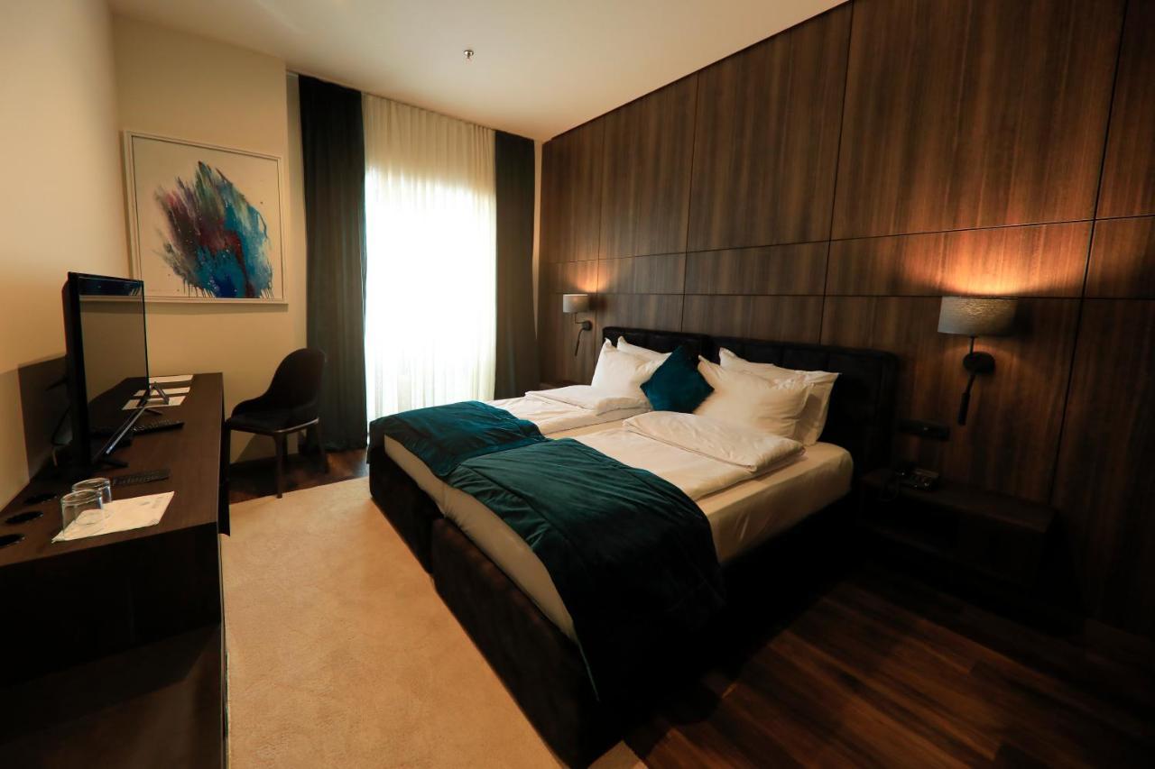 Premium Park Hotel Prizren Extérieur photo