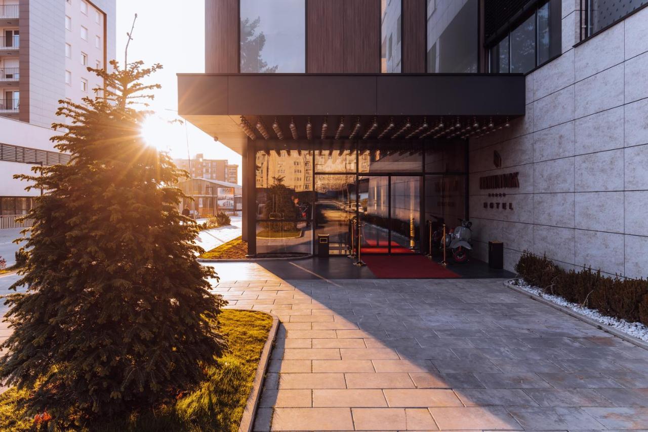 Premium Park Hotel Prizren Extérieur photo