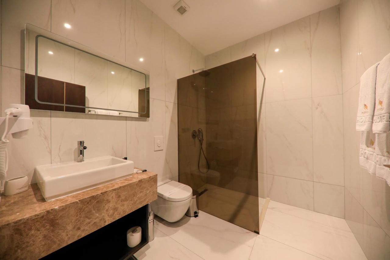 Premium Park Hotel Prizren Extérieur photo