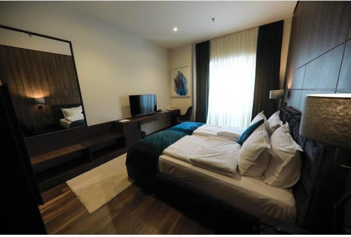 Premium Park Hotel Prizren Extérieur photo
