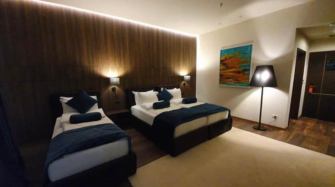 Premium Park Hotel Prizren Extérieur photo